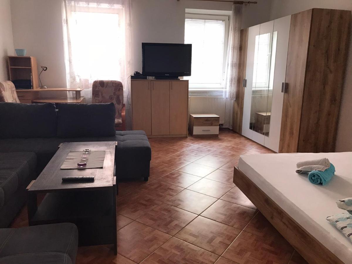 Dvacitka Apartment Ceske Budejovice Exterior foto